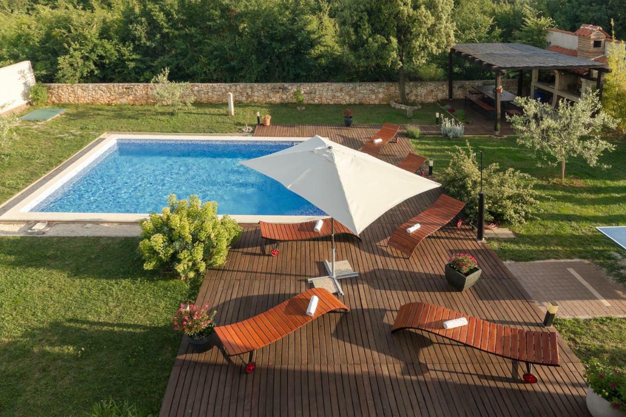 Villa Nana - Modern Villa With A Pool Surrounded By Nature, Istria-Pula Valtura Buitenkant foto