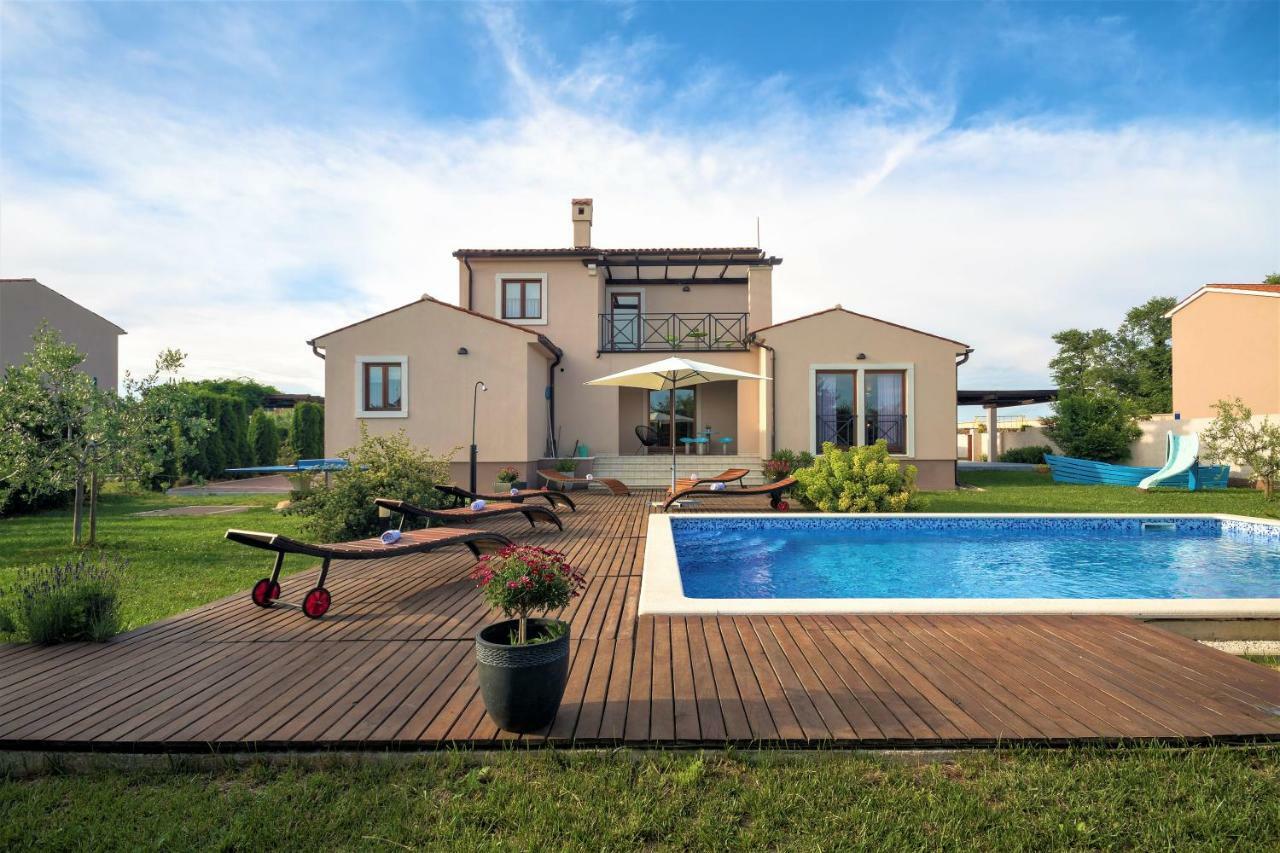 Villa Nana - Modern Villa With A Pool Surrounded By Nature, Istria-Pula Valtura Buitenkant foto