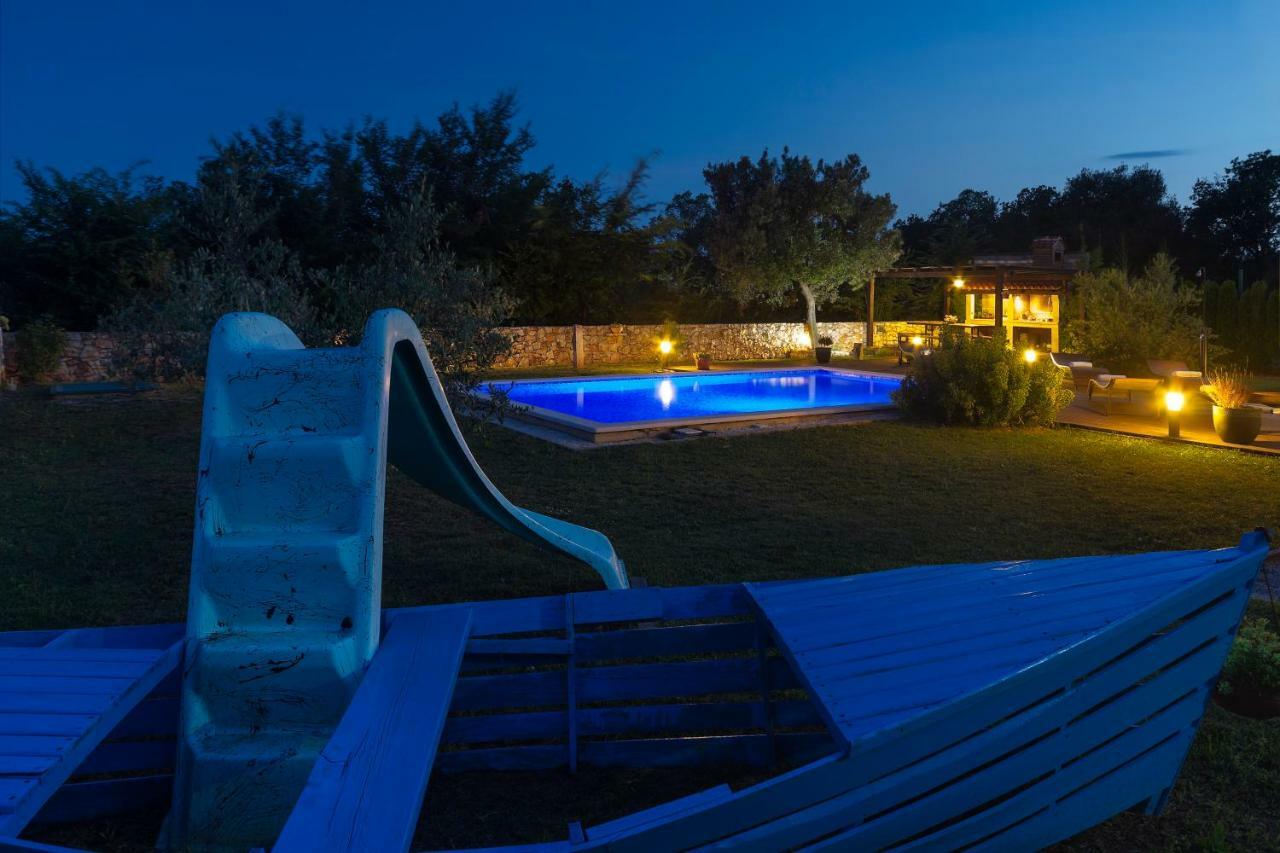 Villa Nana - Modern Villa With A Pool Surrounded By Nature, Istria-Pula Valtura Buitenkant foto